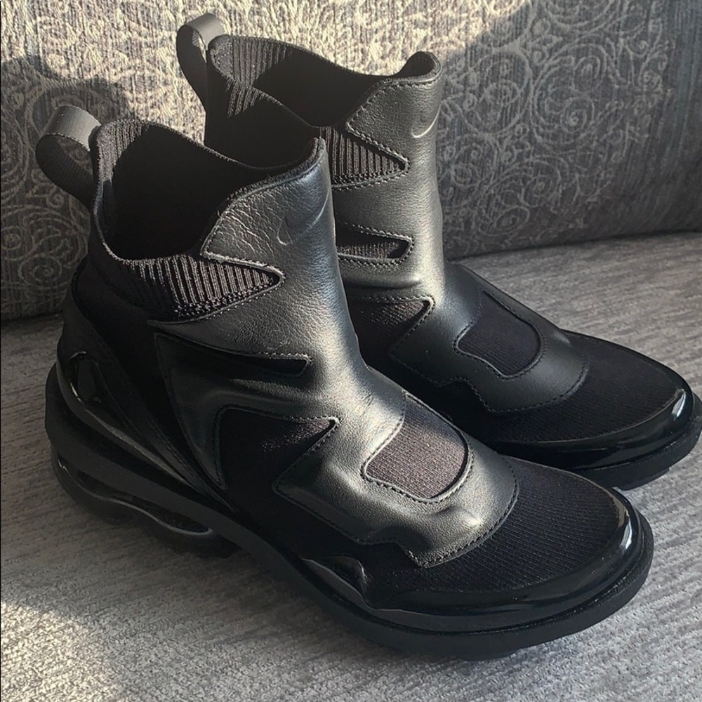 Nike Women’s VaporMax Light II